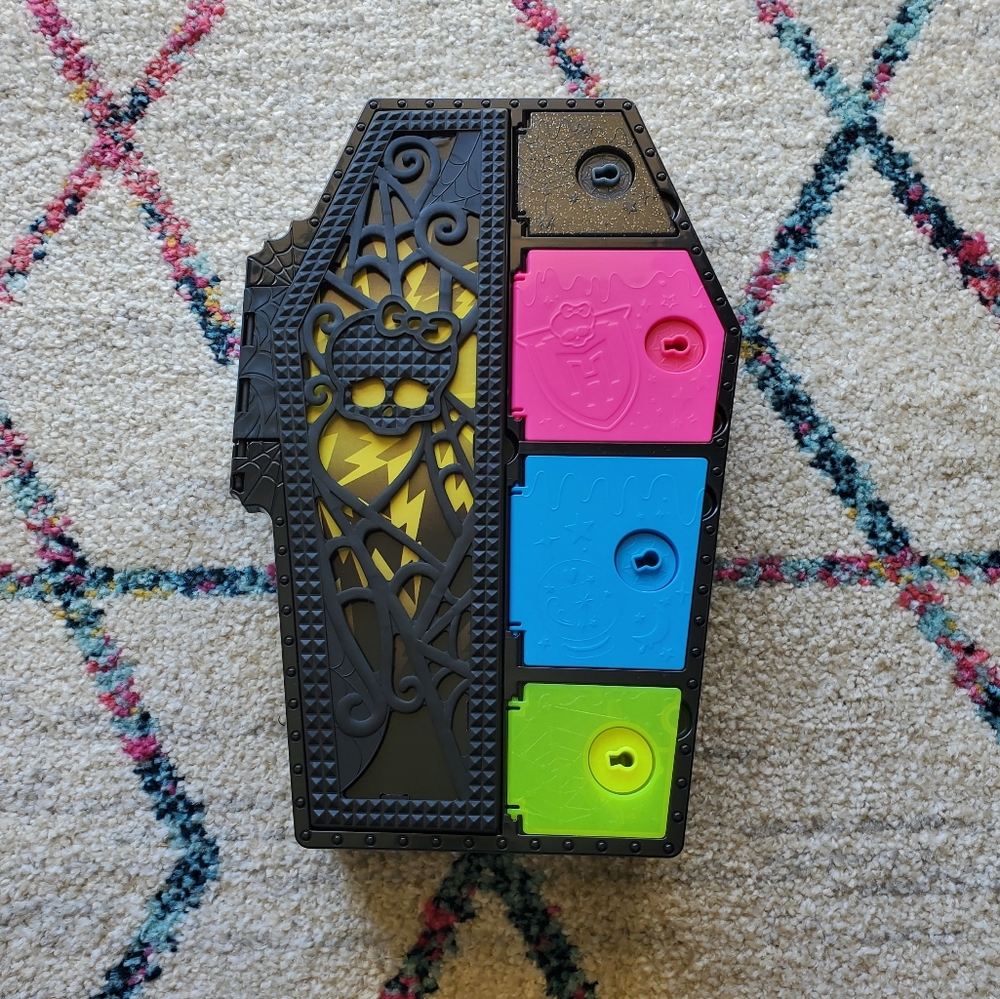 Frankie Neon Frights Skulltimate Secrets Locker